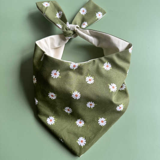 Custom Daisy Dog Bandana Floral Pet Scarf Personalized Puppy Accessory Cottage Core Dog Apparel Unique Gift Idea New Family Pet Photoshoot