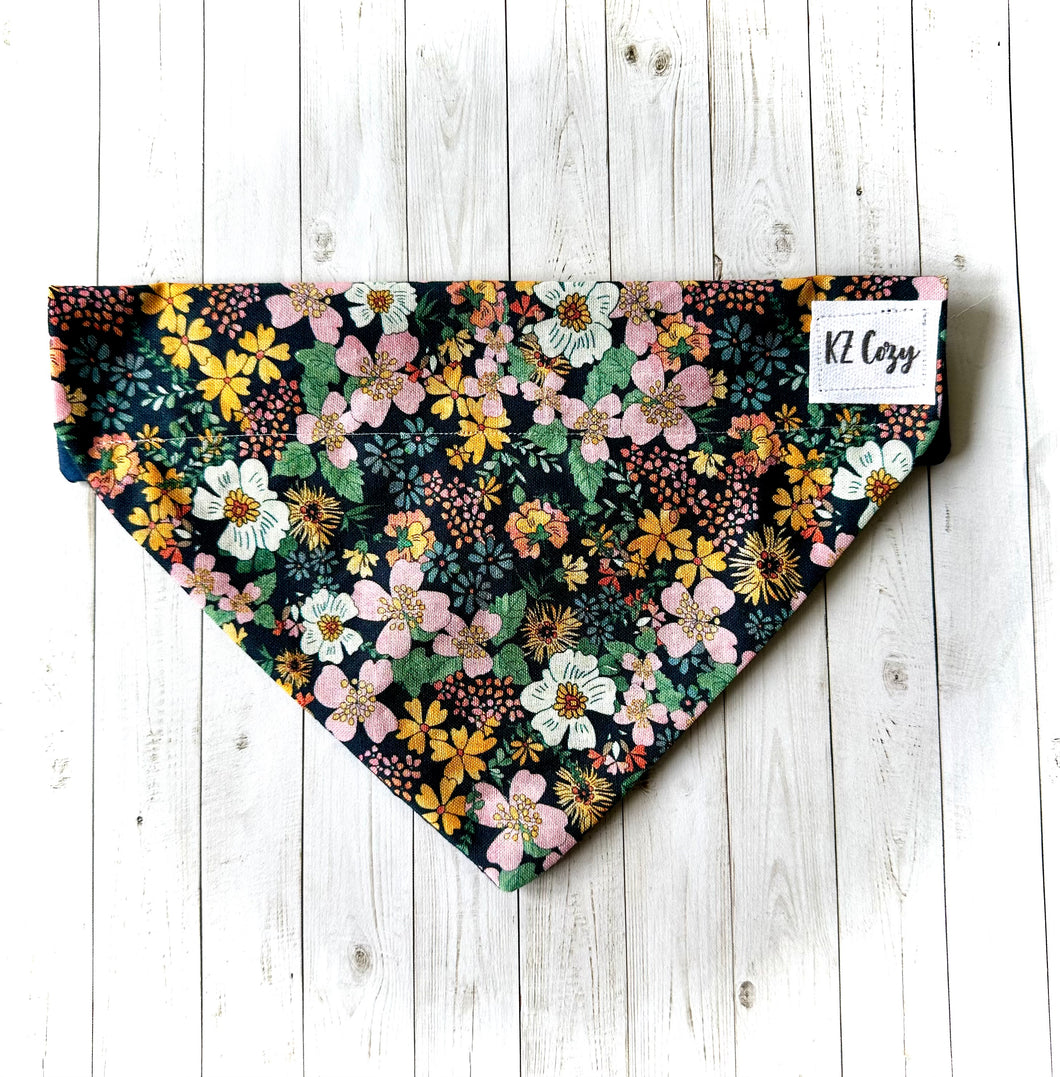 Retro Flower Dog Bandana Floral Pet Scarf Cute Puppy Neckwear Boho Chic Dog Accessory Unique Gift  Pet Owners Colorful Spring Puppy Apparel